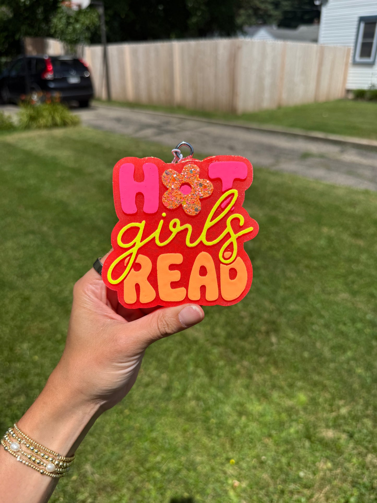 Hot Girls Read